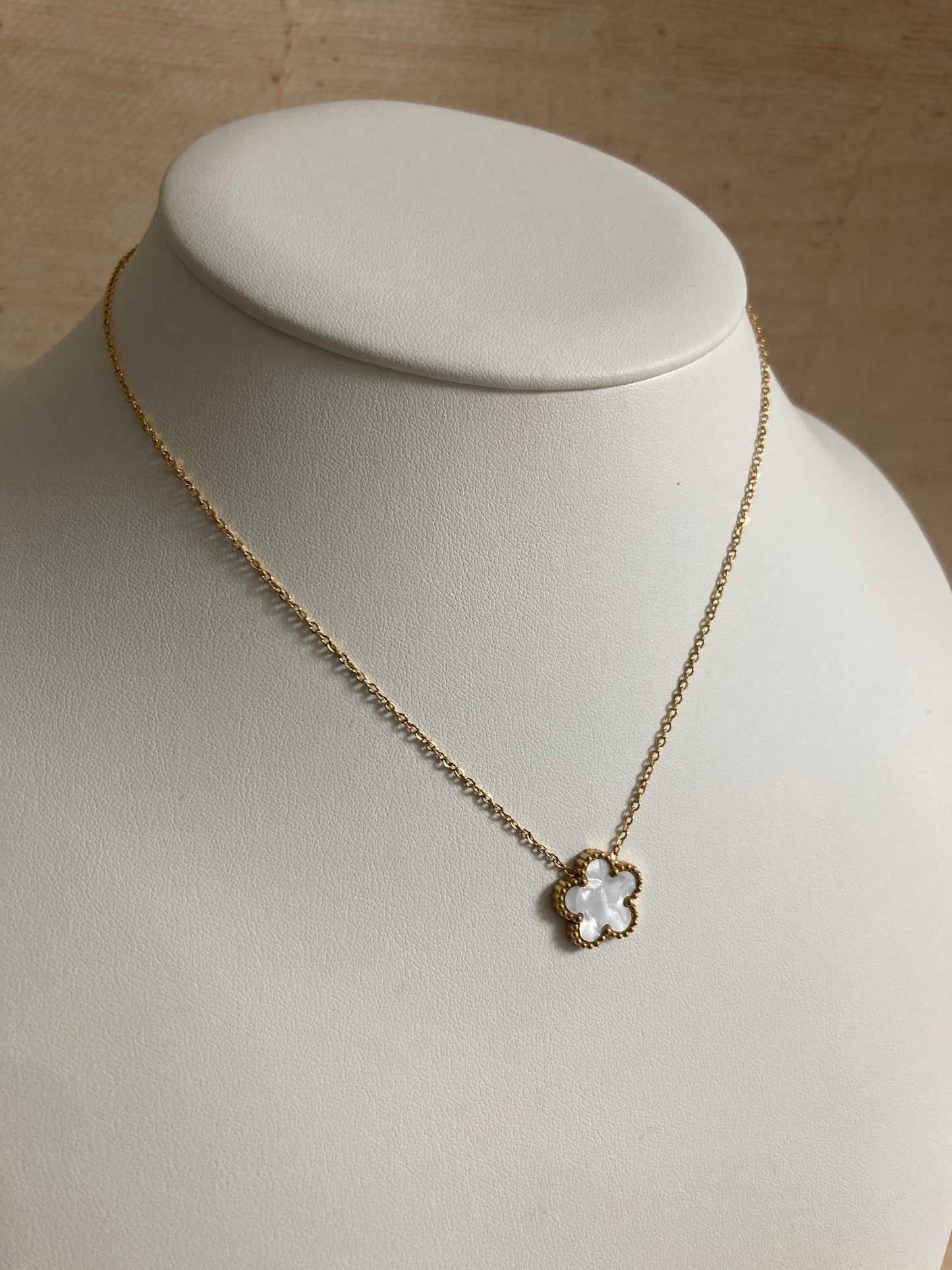 Five Leaf White Single Clover Necklace (ST864)