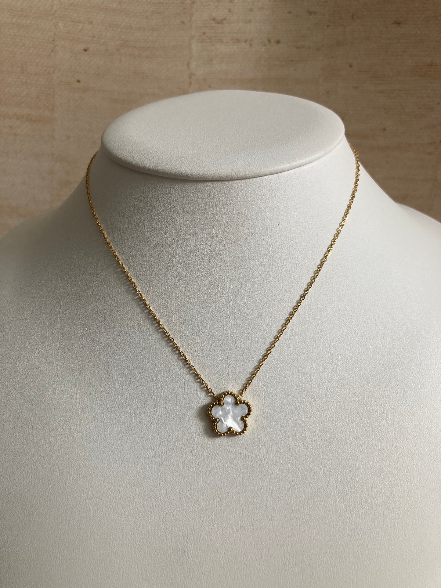 Five Leaf White Single Clover Necklace (ST864)
