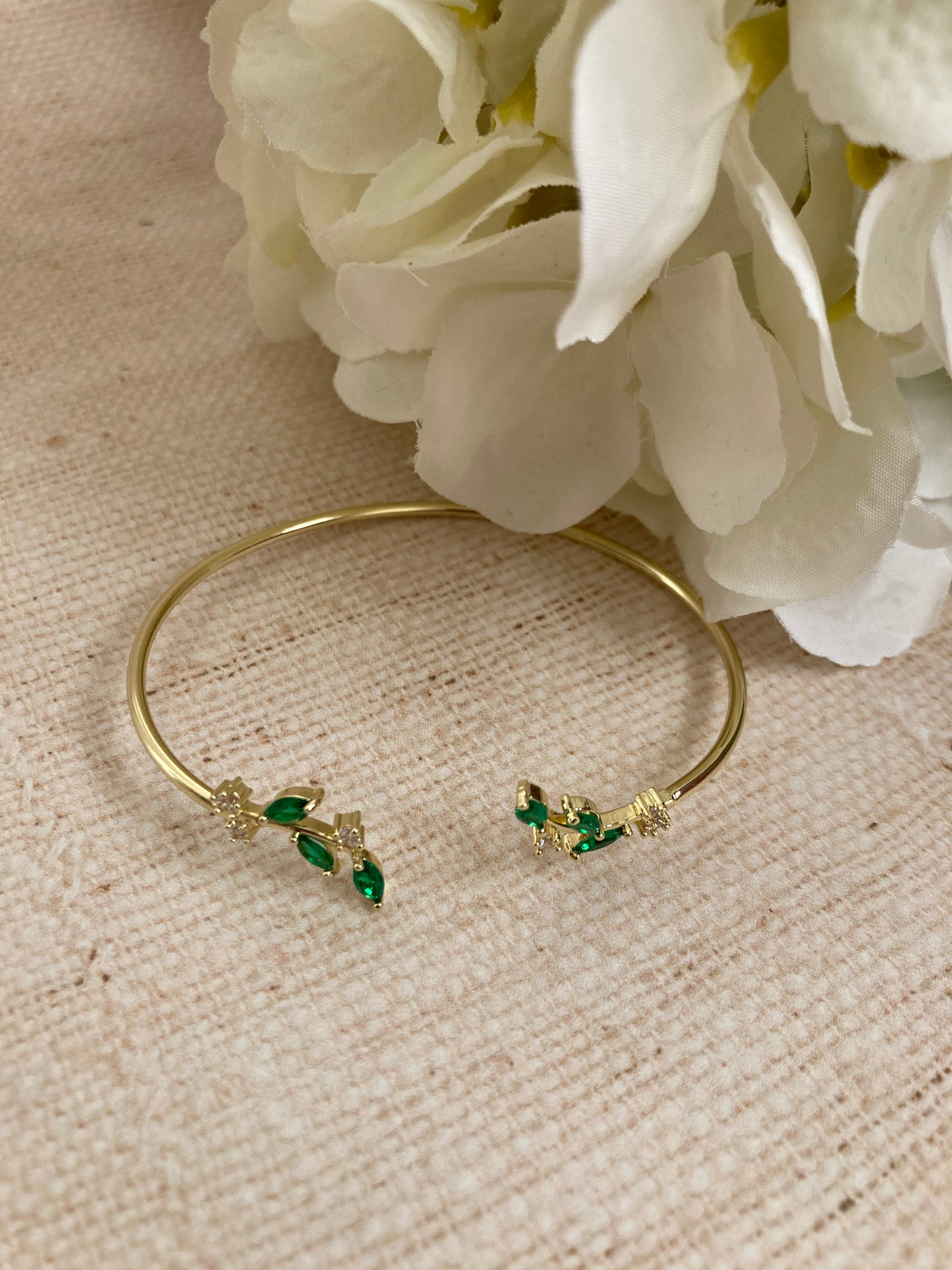 Emerald Green Gold Dainty Leaf Cuff Bangle (ST876)