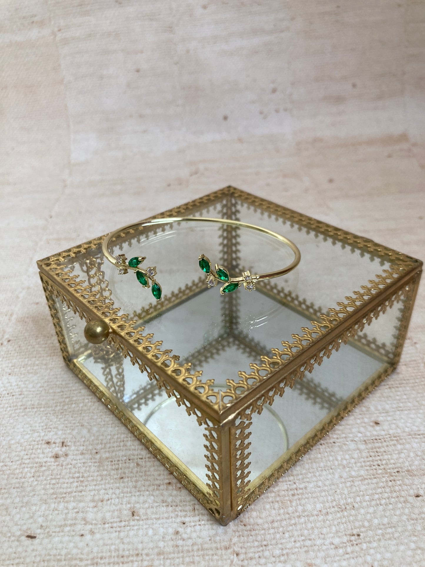 Emerald Green Gold Dainty Leaf Cuff Bangle (ST876)