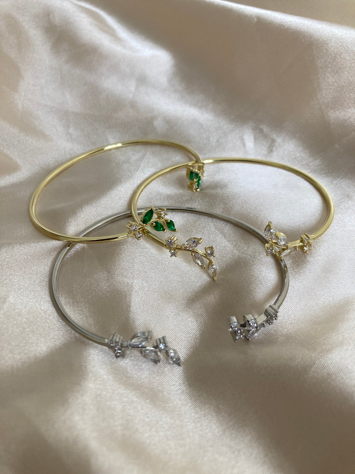 Emerald Green Gold Dainty Leaf Cuff Bangle (ST876)