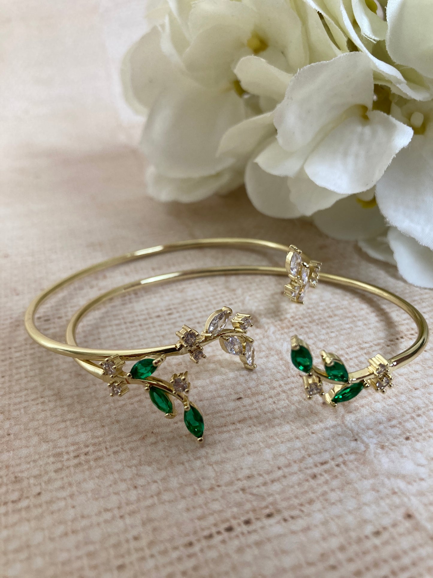 Emerald Green Gold Dainty Leaf Cuff Bangle (ST876)