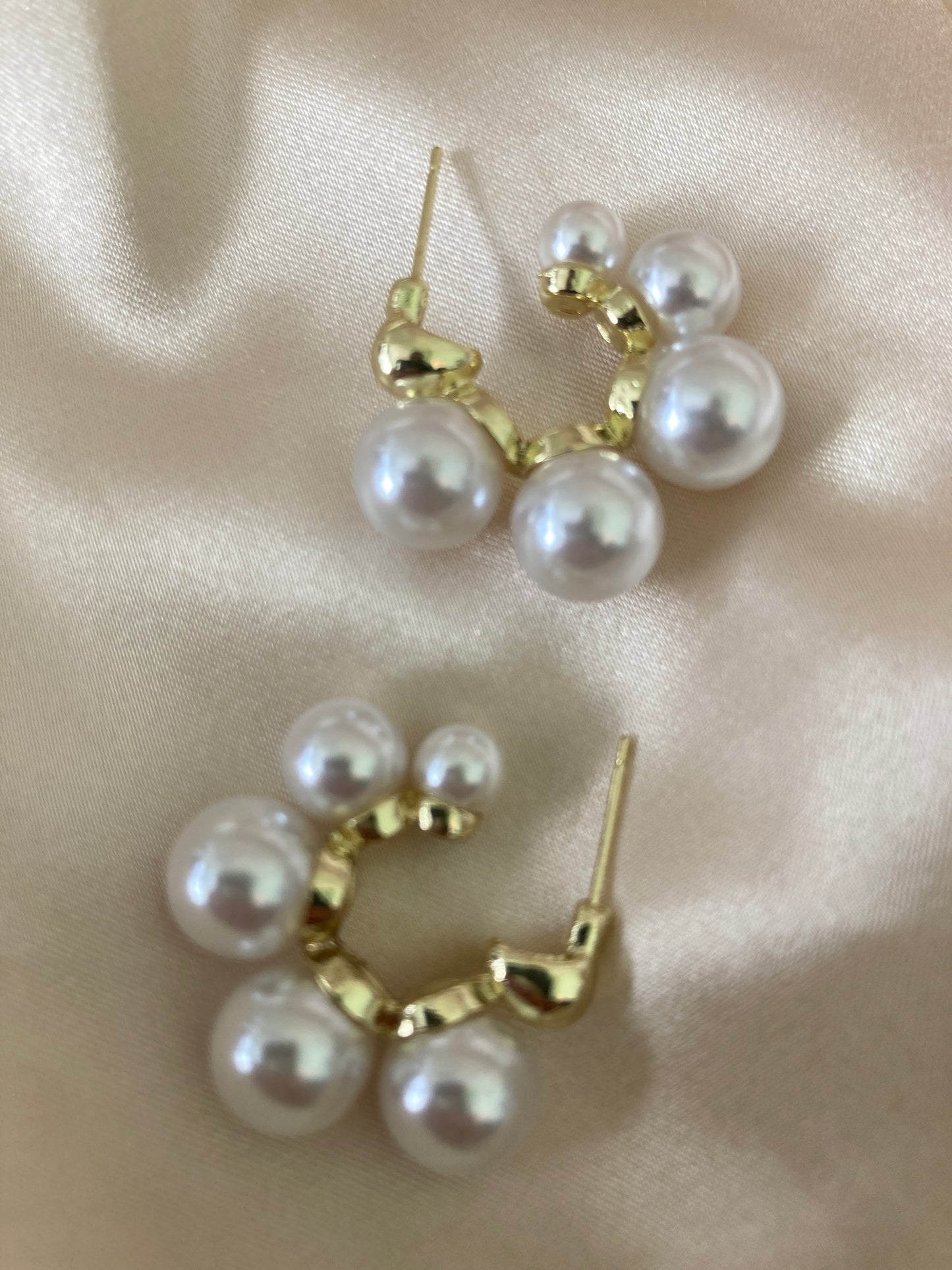 Chunky Beaded Pearl Hoop Earrings (ST883)