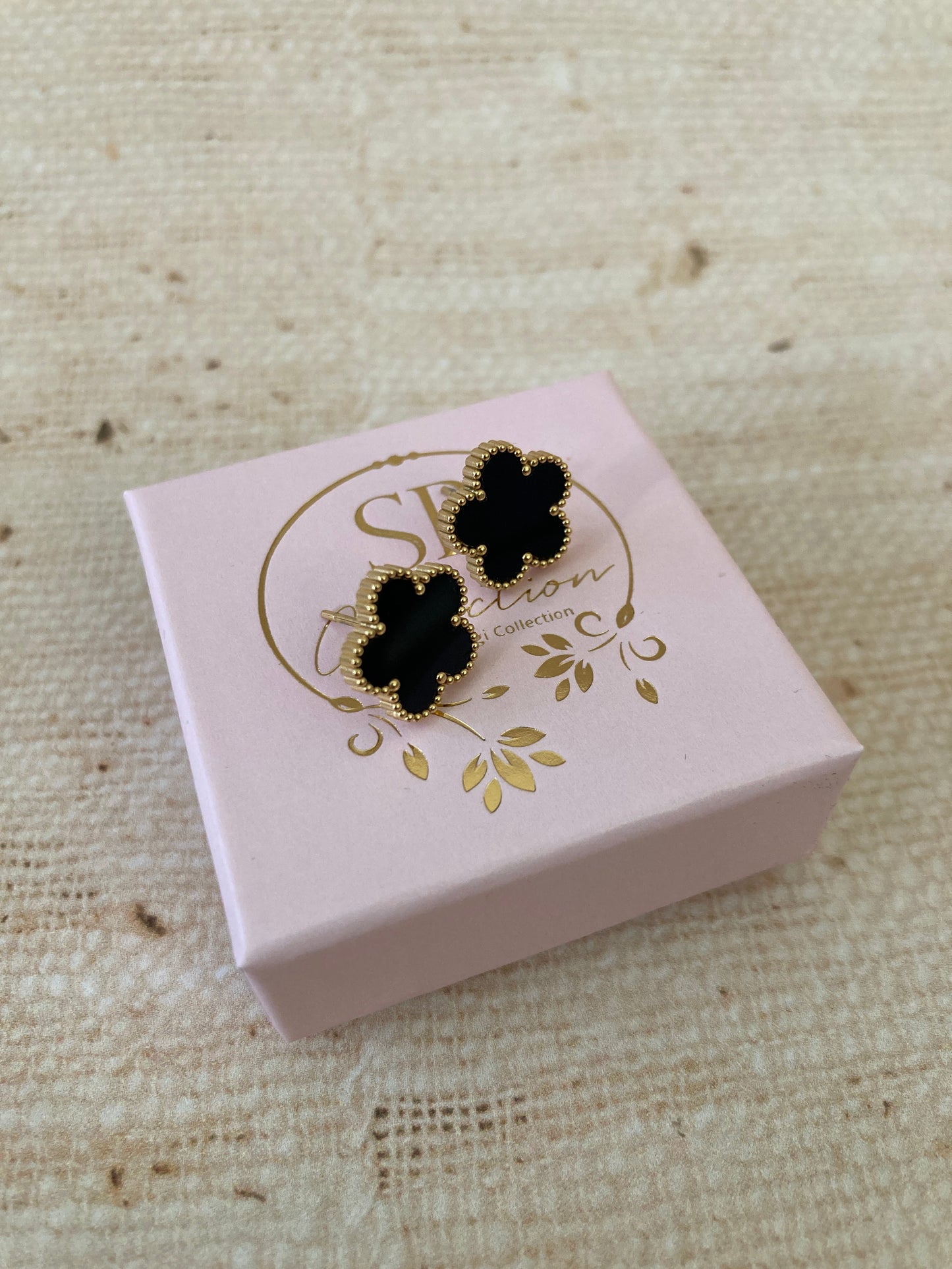 Black Five Leaf Clover Stud Earrings (ST374)