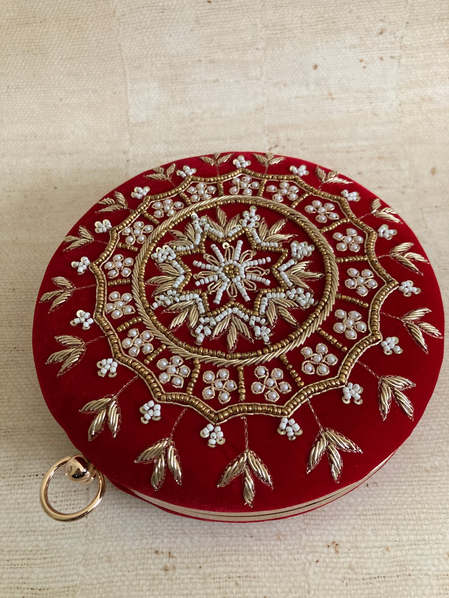 Aarza Red Velvet Bangle Clutch (ST735)