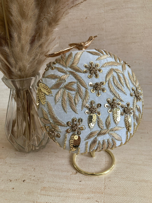 Wren Off White Circular Bird Clutch (ST903)