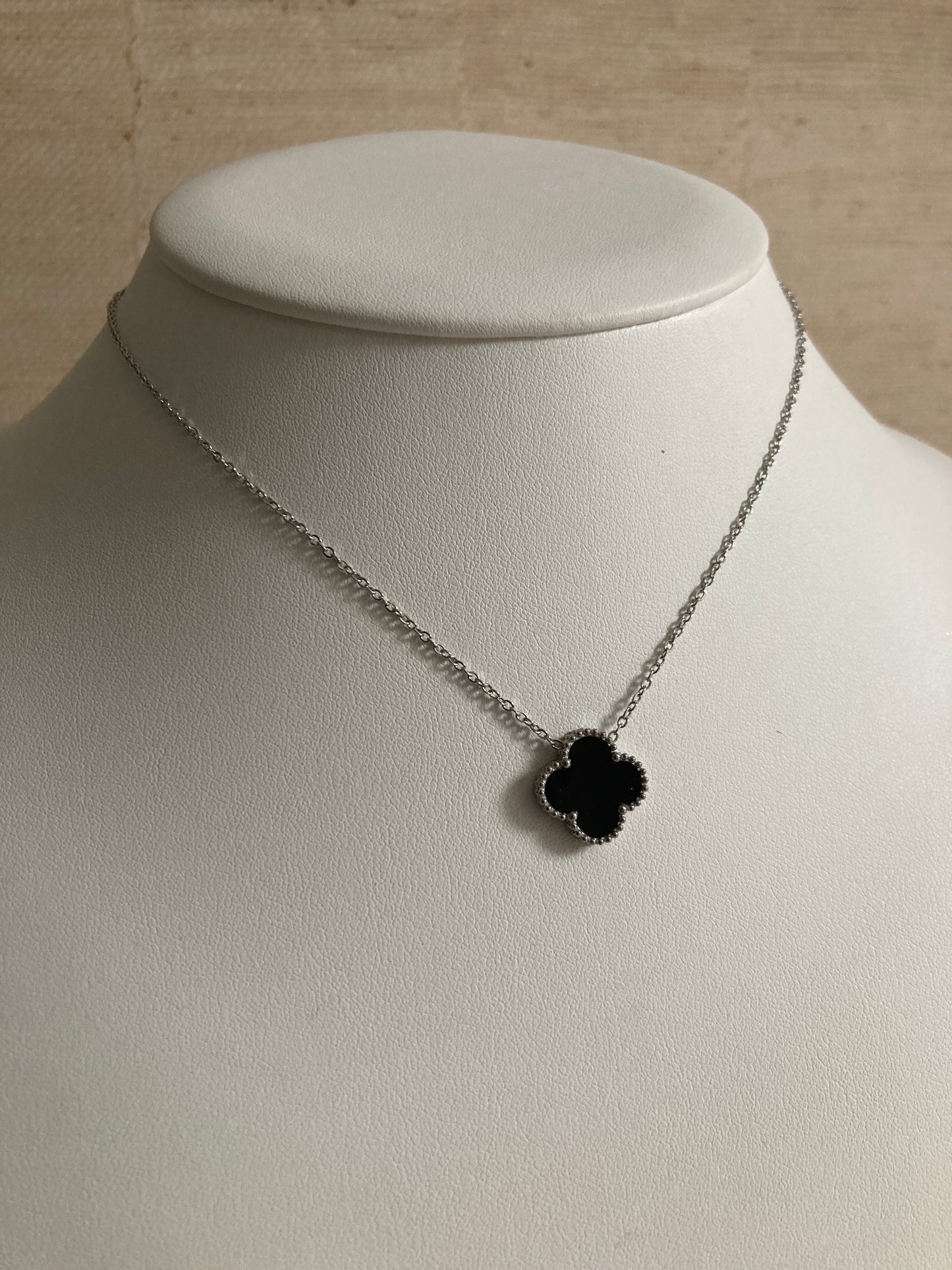 Black Single Clover Silver Necklace (ST919)