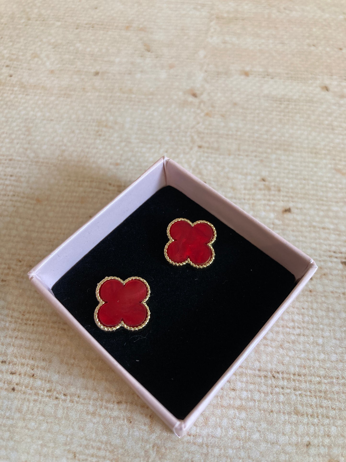 Clover Stud Earrings (ST926) (Red)