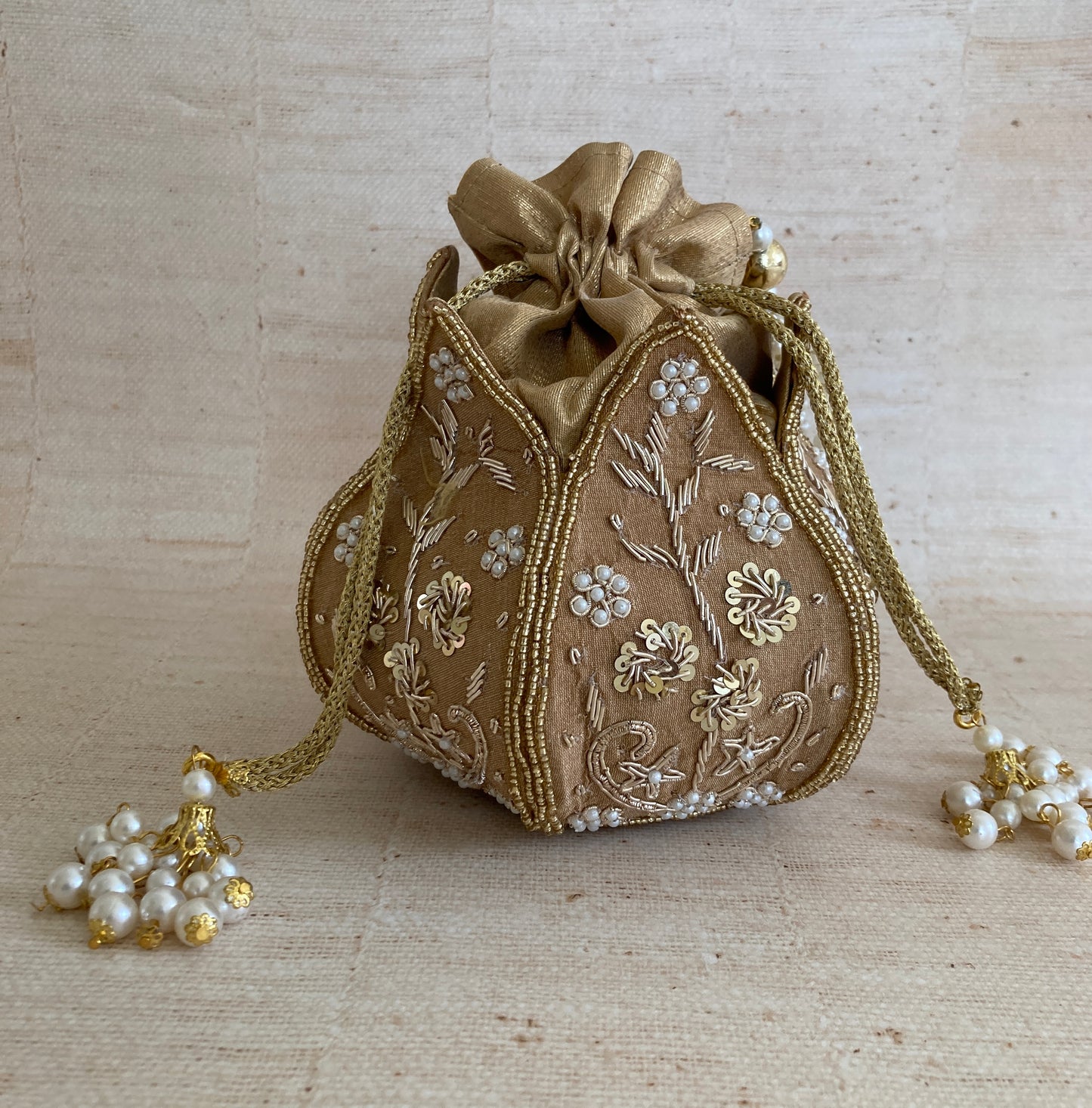 Seerut (Potli Bag) (Gold) (ST270)