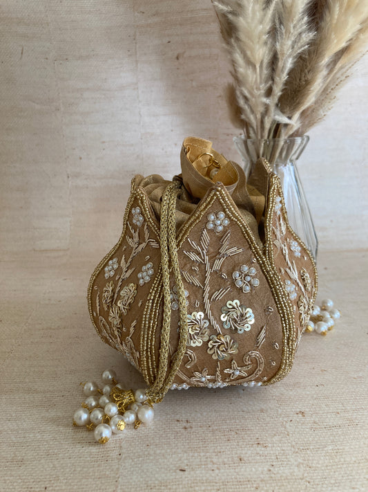 Seerut (Potli Bag) (Gold) (ST270)