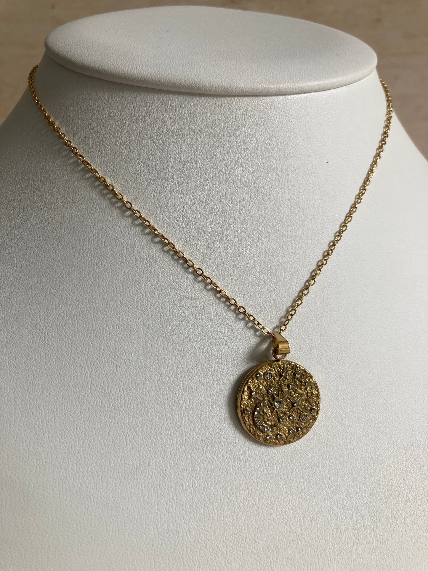 18K Gold Pated Moon And Star Vintage Necklace (ST960)