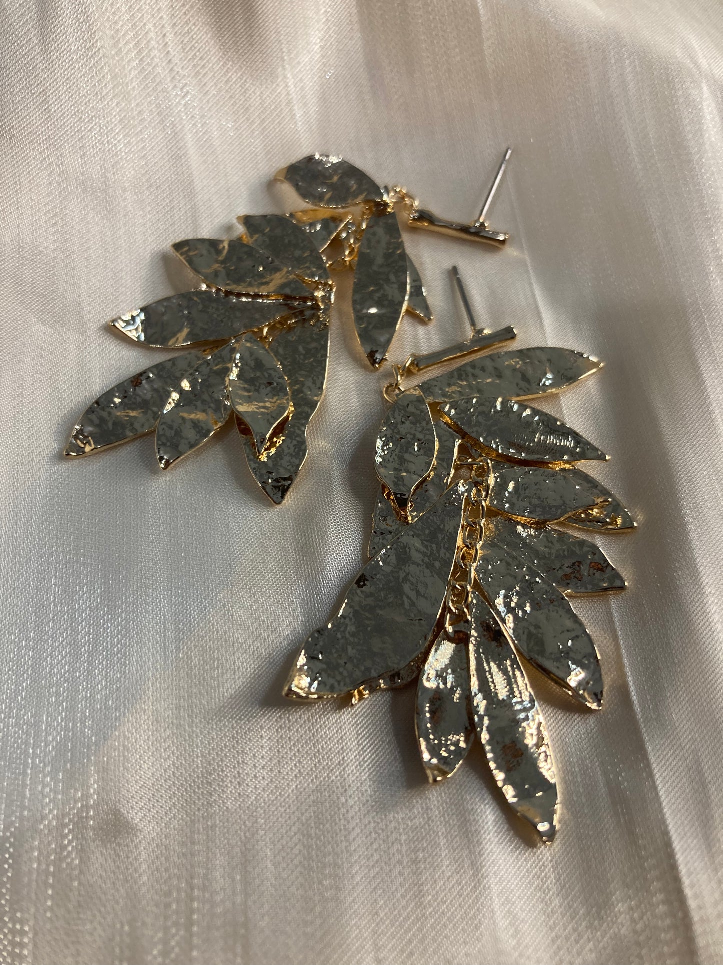 Embossed Leaf Drop Earrings (ST358)