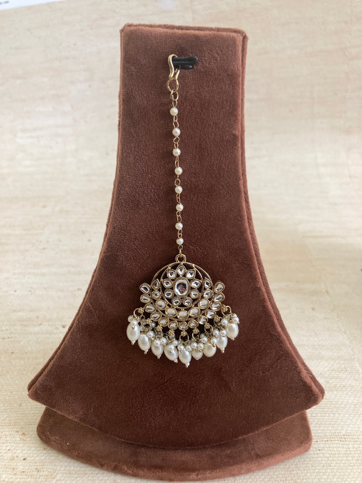 Antique Gold Plated Kundan And Pearl Tikka (ST978)