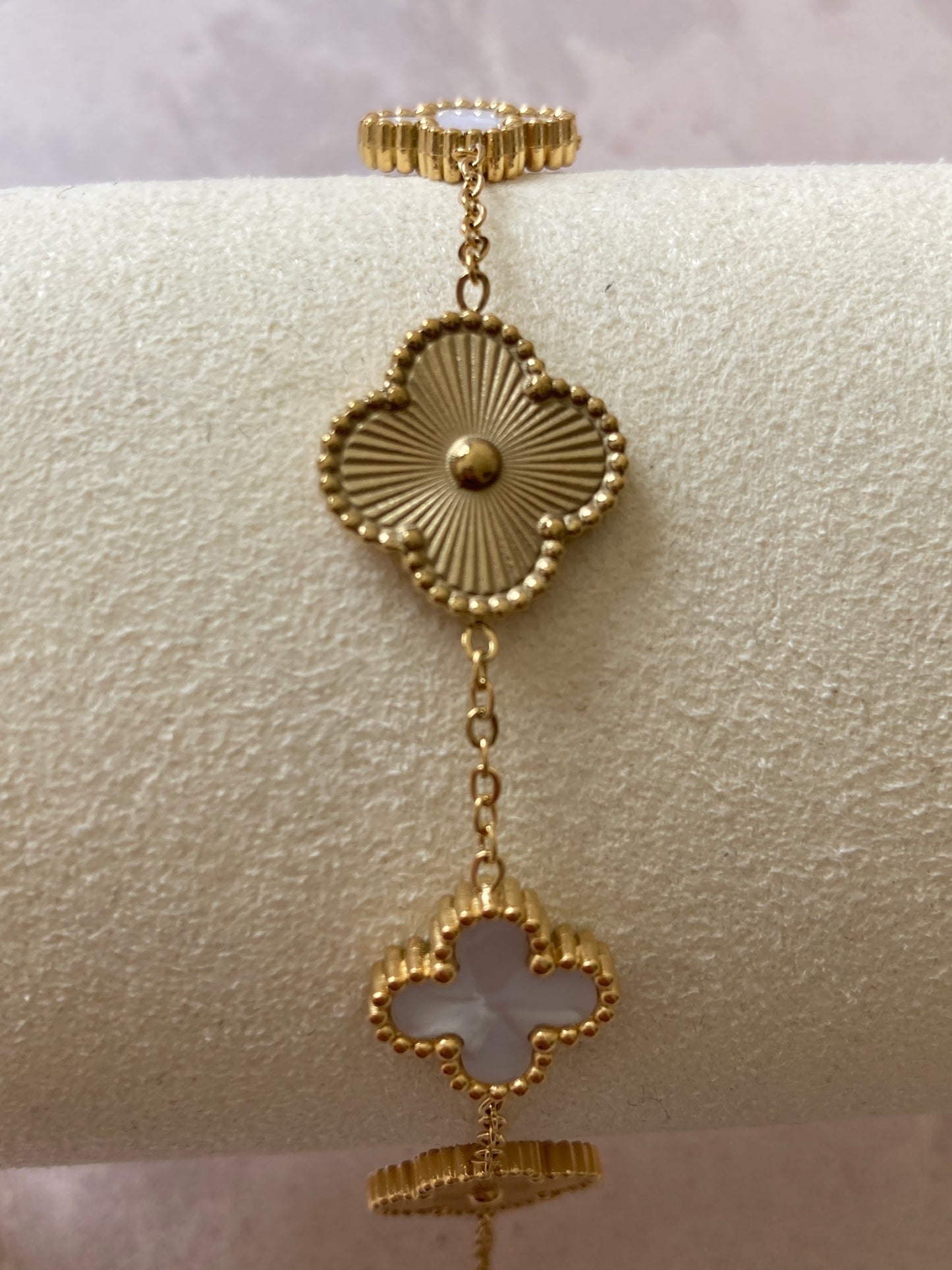 Gold And White Clover Bracelet (ST769)