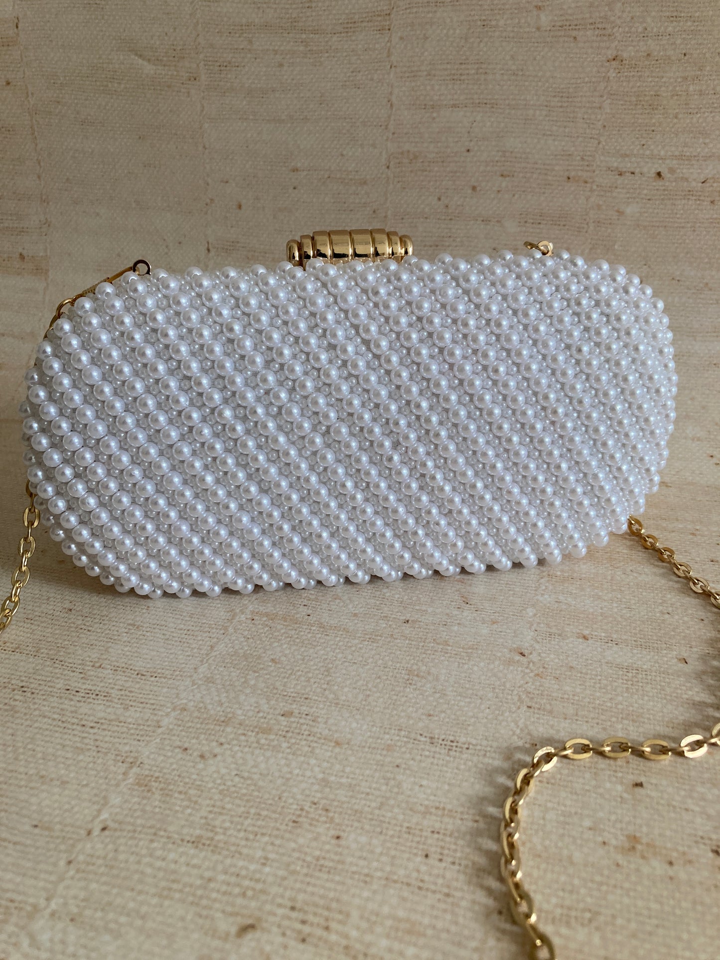 Eliza Pearl White Clutch (ST990)