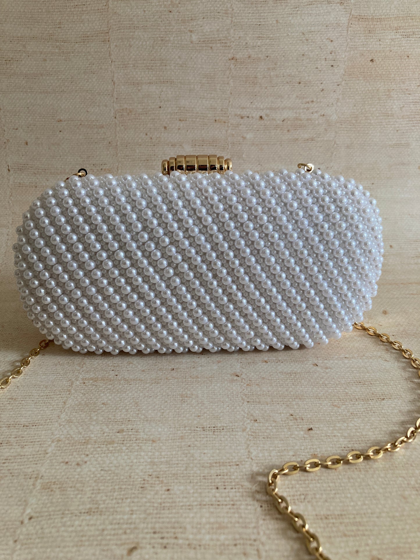 Eliza Pearl White Clutch (ST990)