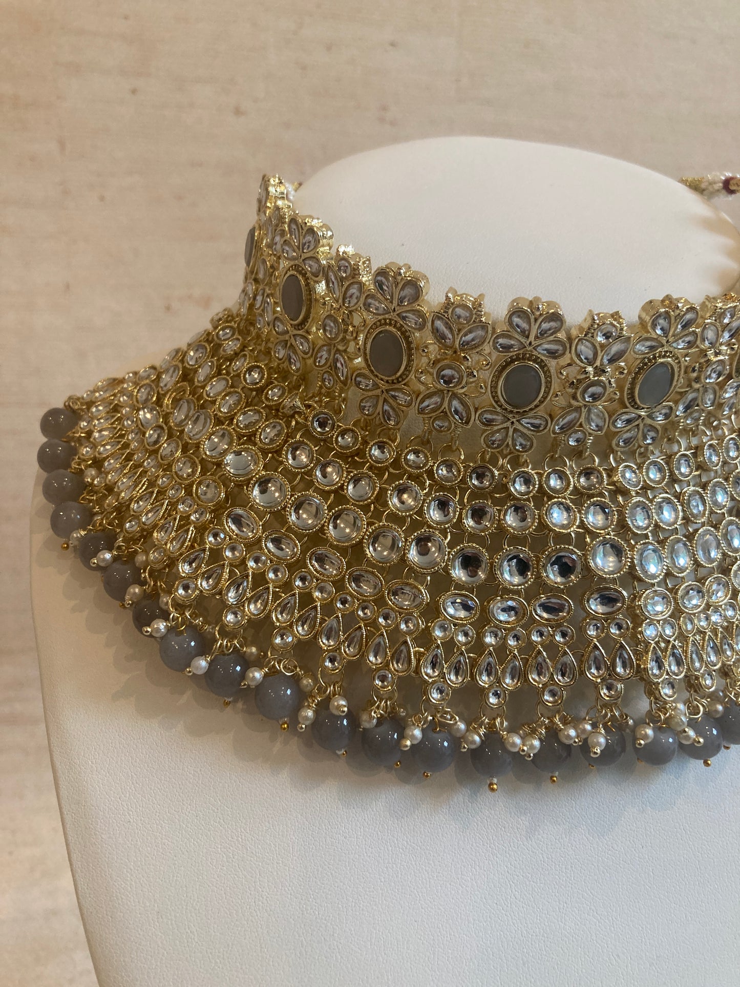 Maharani Gold Plated Kundan Choker Set (ST222) Grey