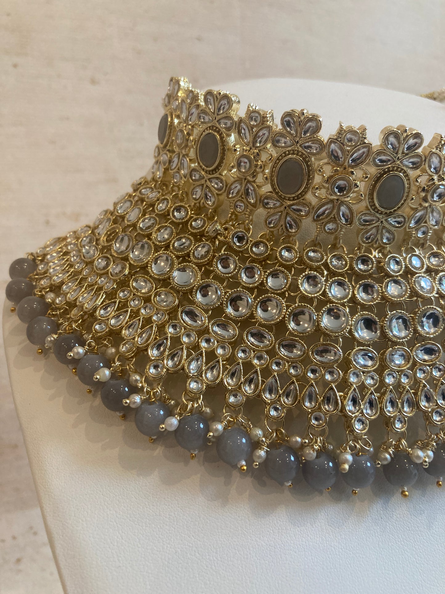 Maharani Gold Plated Kundan Choker Set (ST222) Grey