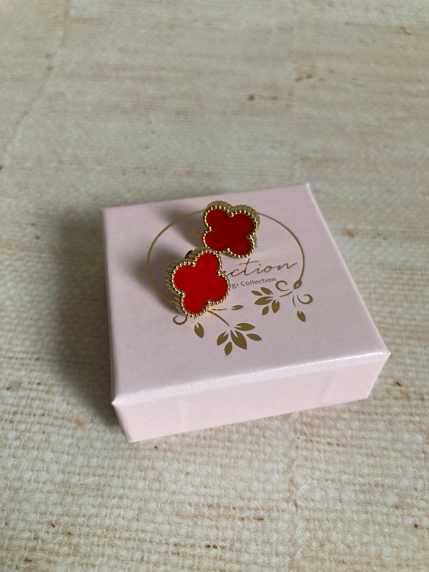 Clover Stud Earrings (ST814) (Red)