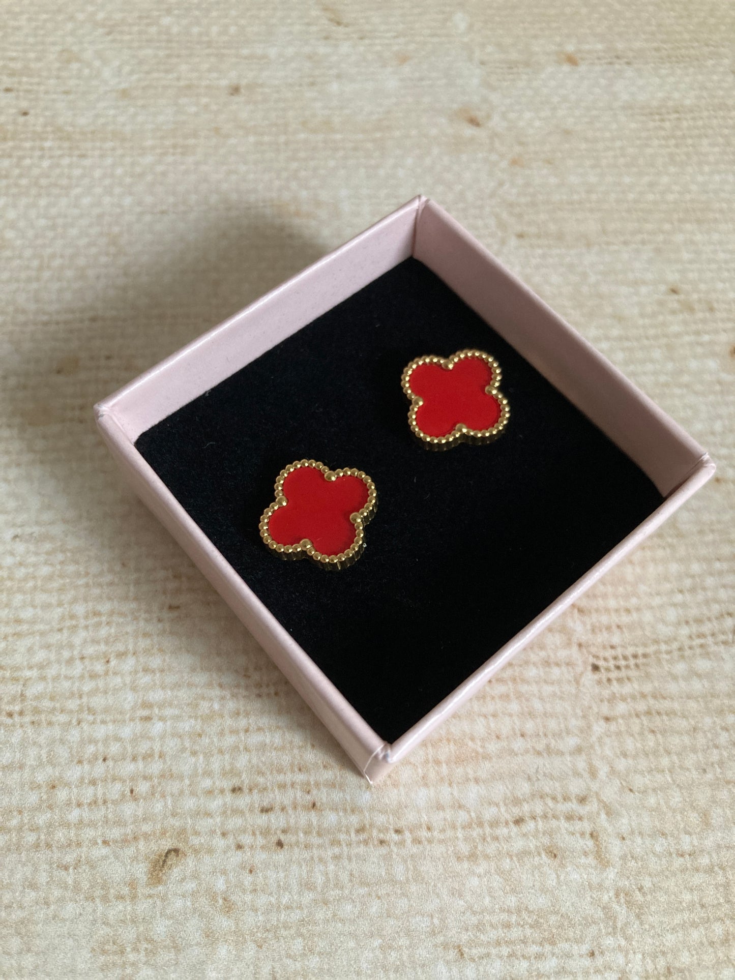 Clover Stud Earrings (ST814) (Red)