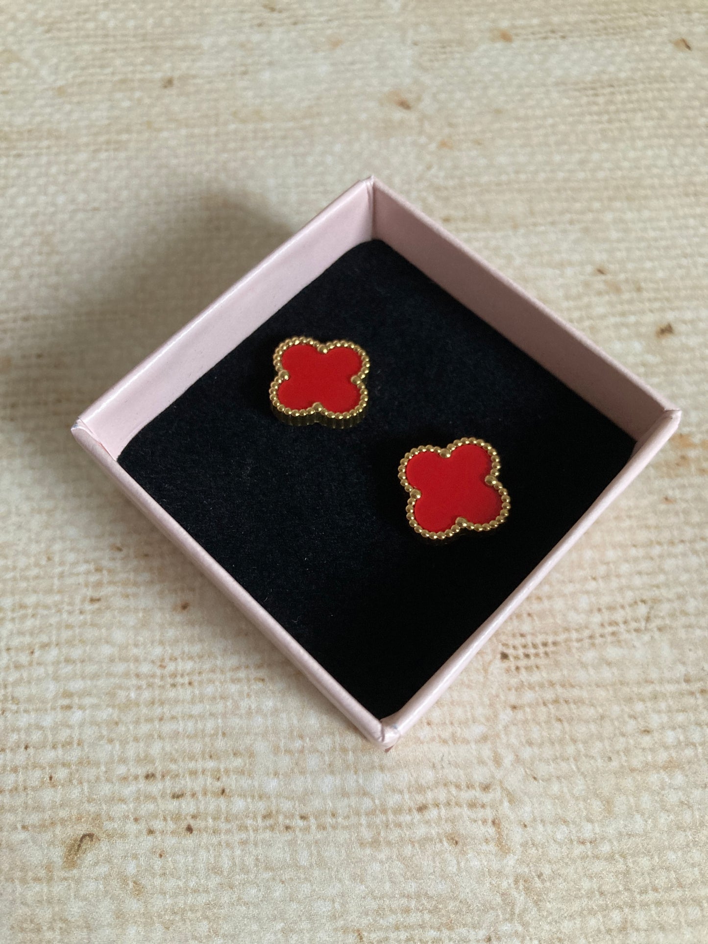 Clover Stud Earrings (ST814) (Red)