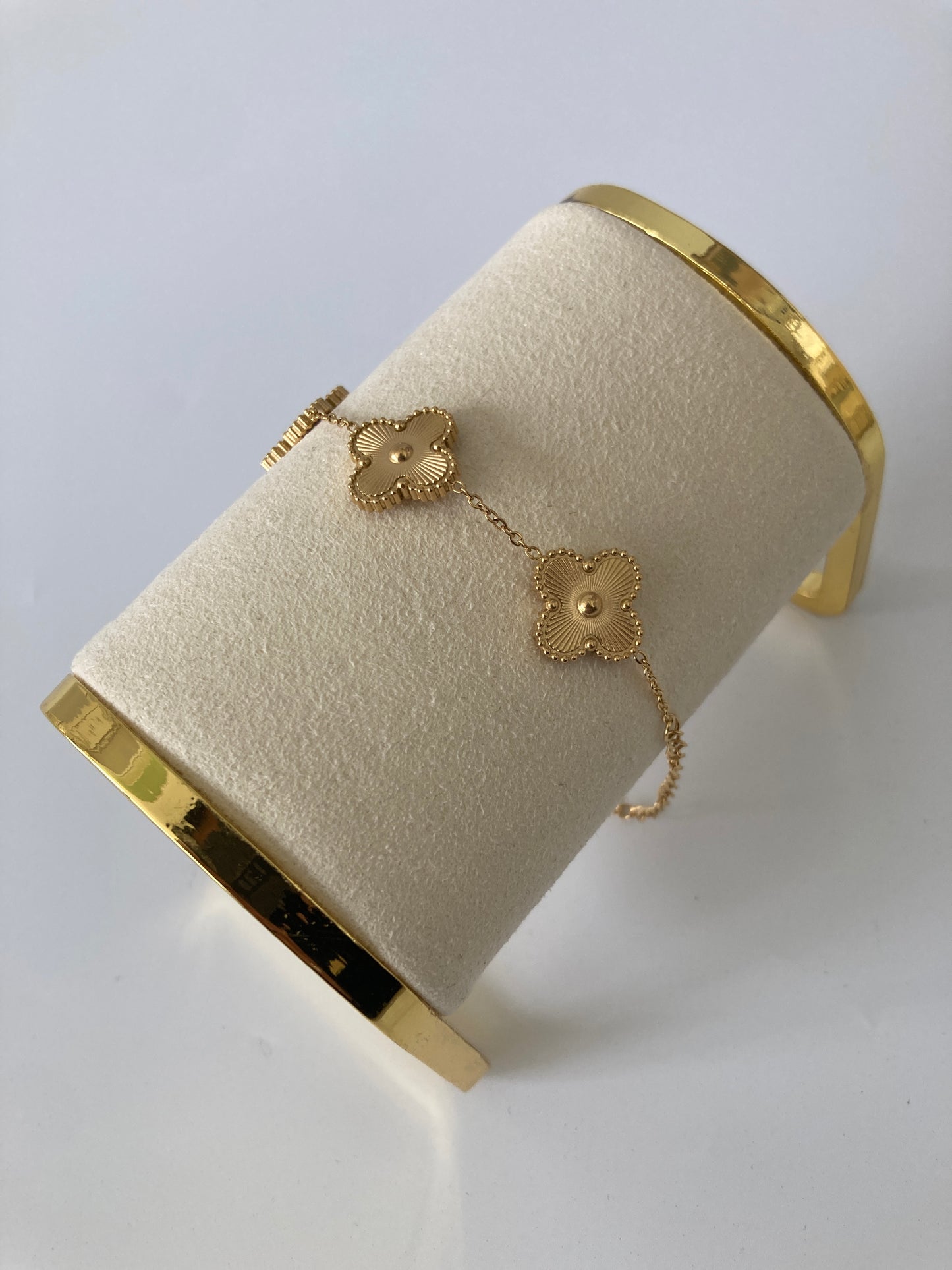 Gold Clover Bracelet (ST796)