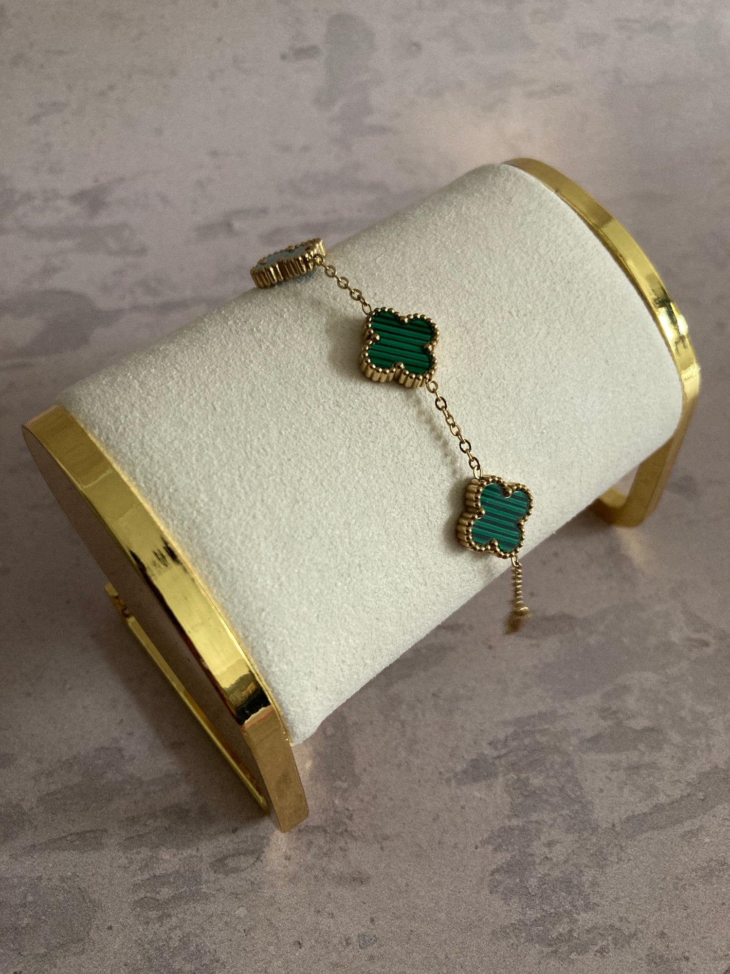 Van cleef alhambra green on sale bracelet