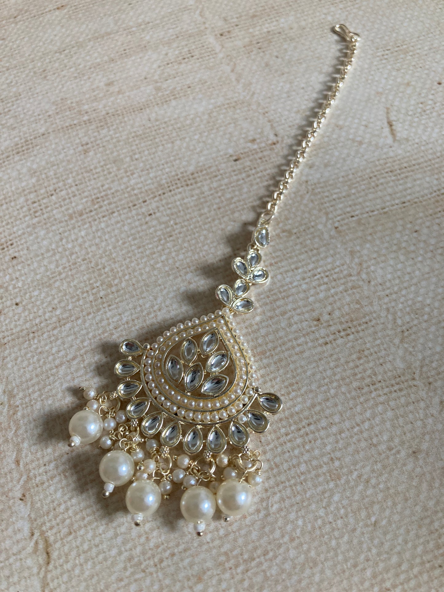 Gold Plated Kundan And Pearl Tikka (ST1015)