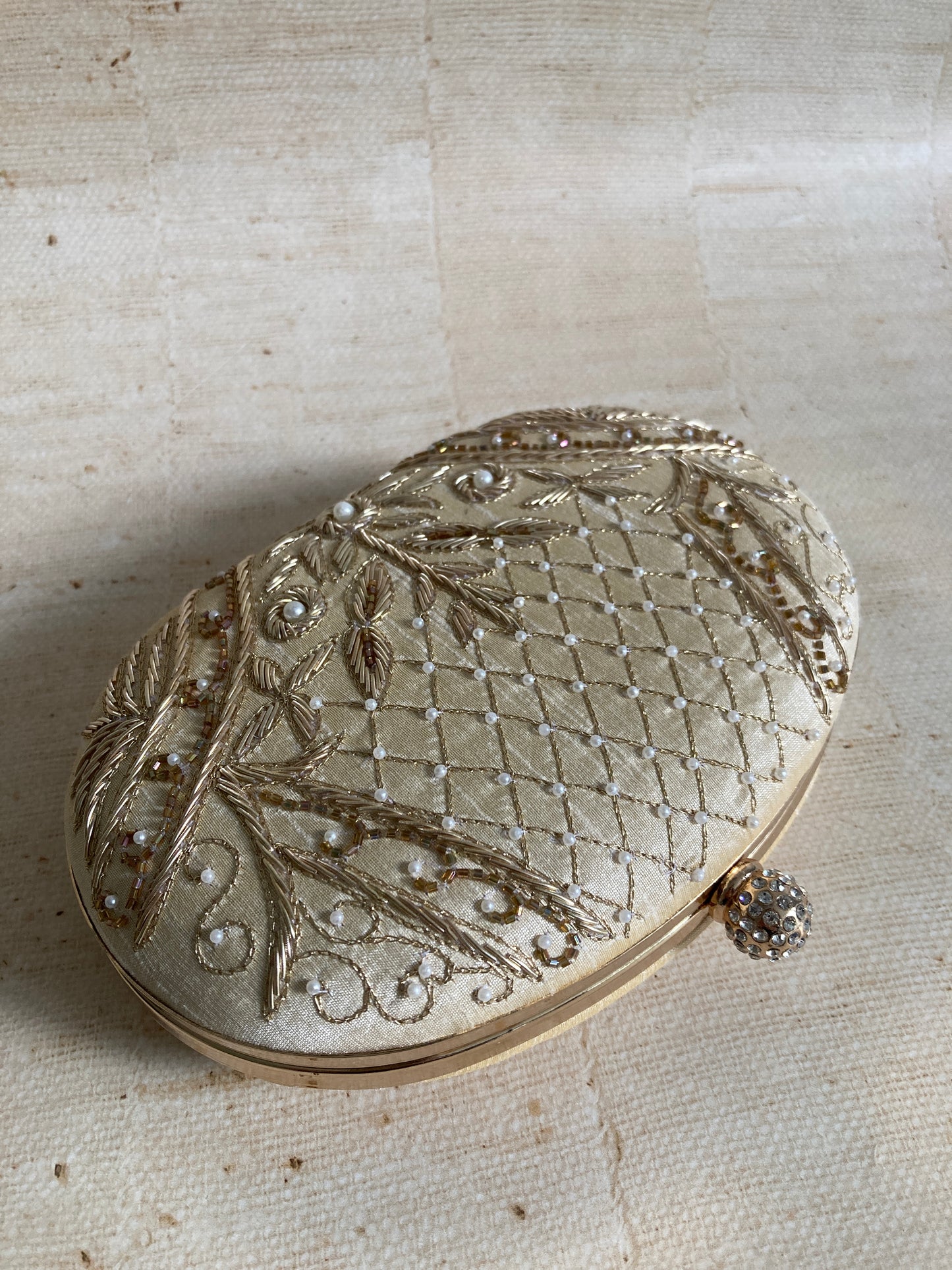 Safa Oval Clutch (ST999) (Gold)