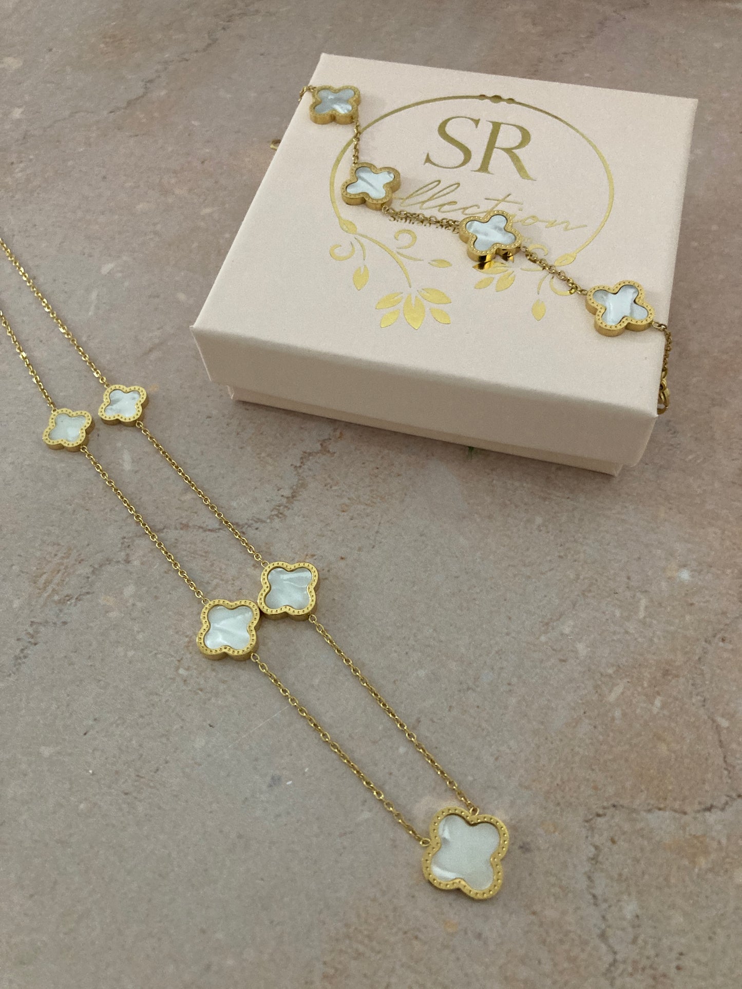 Gold White 4 Leaf Necklace