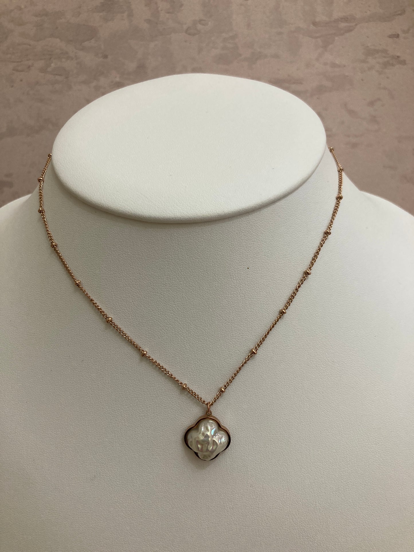 Rose Gold Pearl Clover Necklace (ST816)