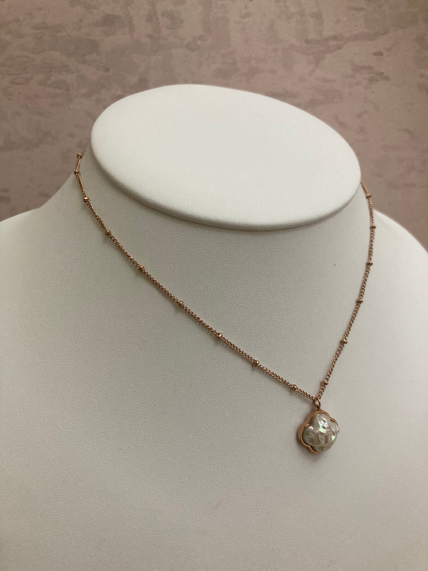 Rose Gold Pearl Clover Necklace (ST816)