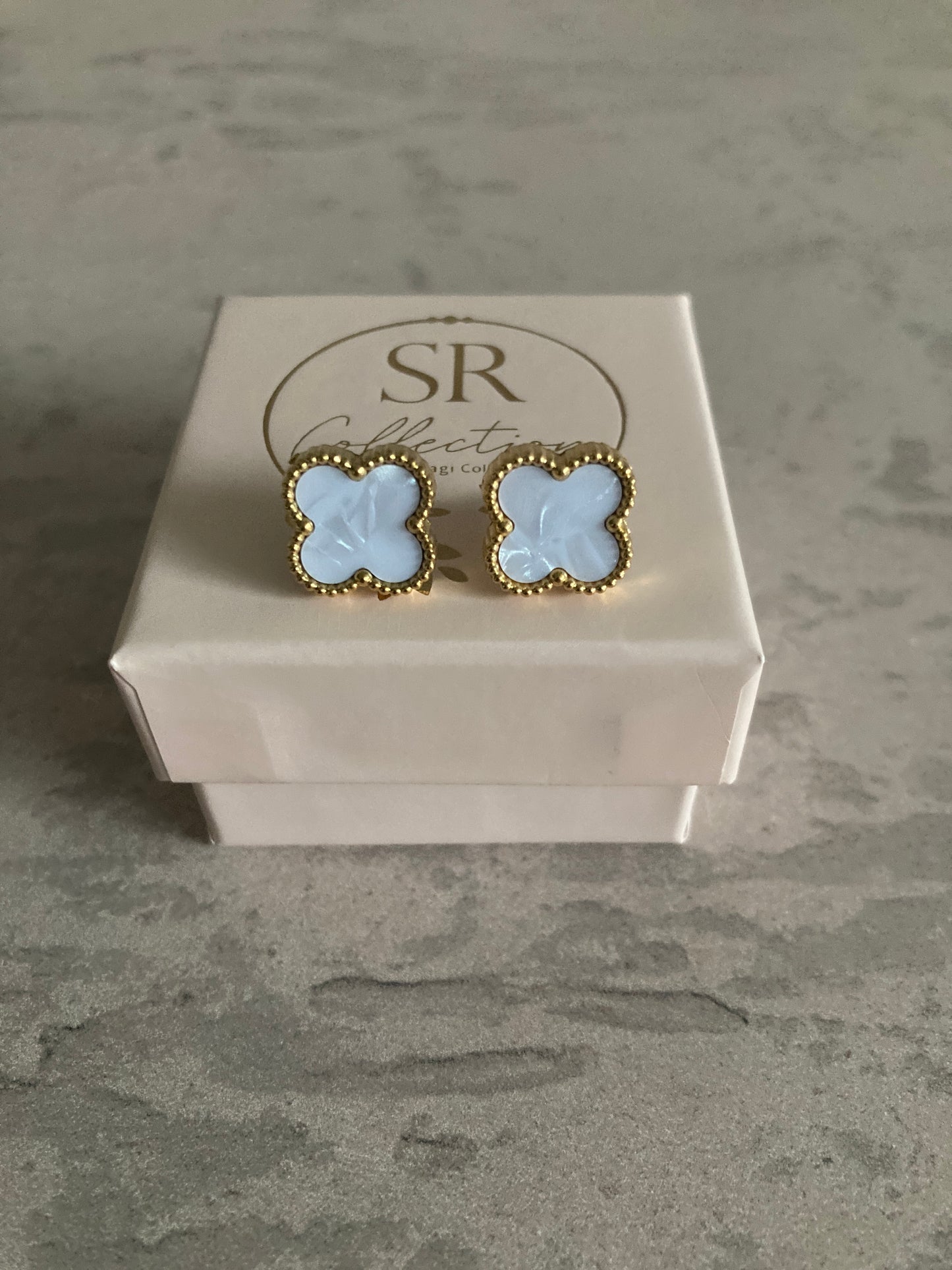 Clover Stud Earrings (ST814) (Gold White)