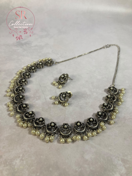 Sabar Oxidised Pearl And Pota Stone Set (ST233) White